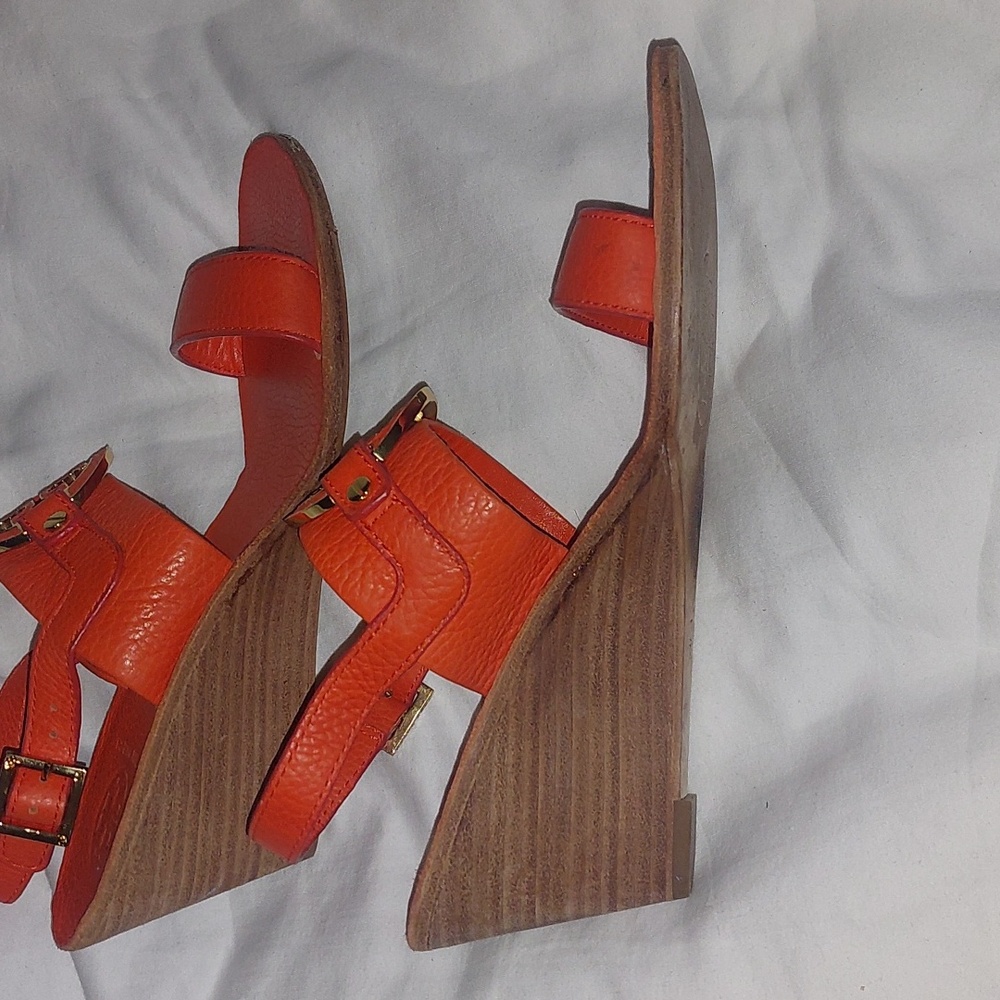 Tory Burch Orange Sandals with Gold Buckle Details Size 7.5 - Picture 7 of 11